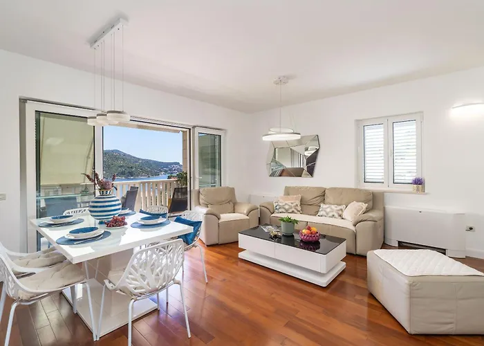 Seaview Elegance Apartment