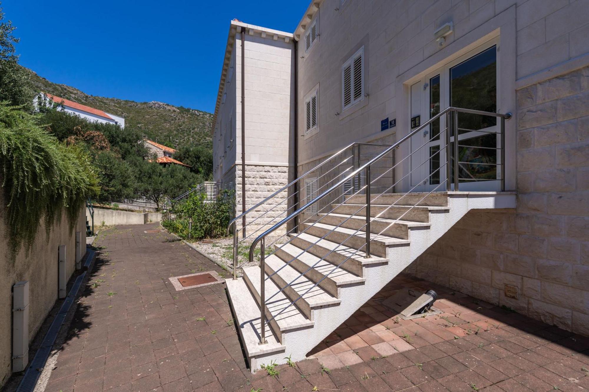 Seaview Elegance