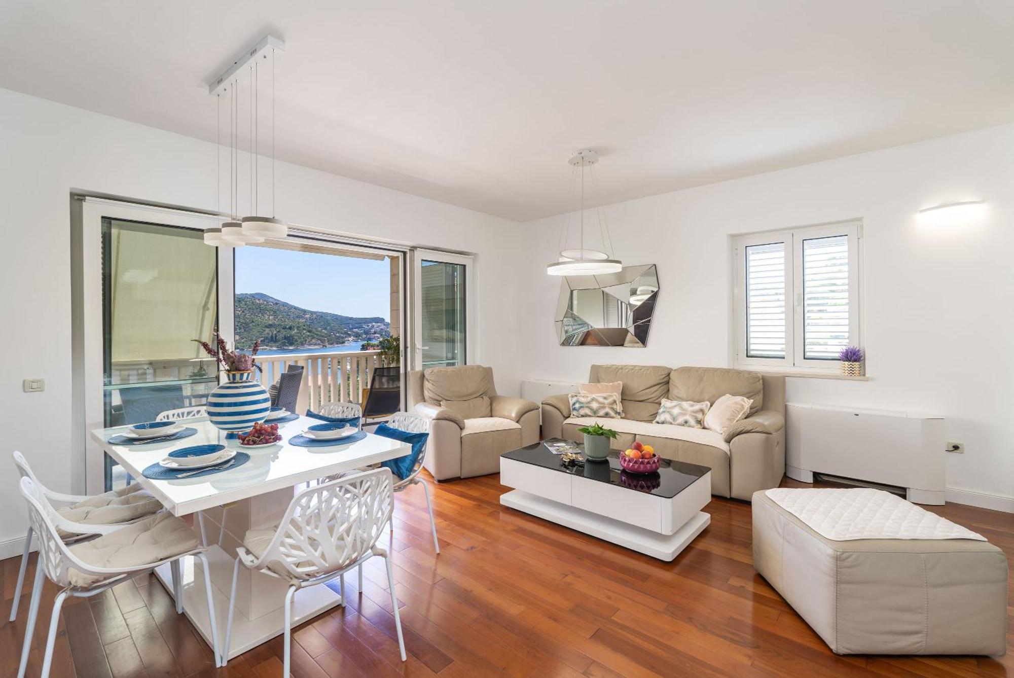 Seaview Elegance Apartament